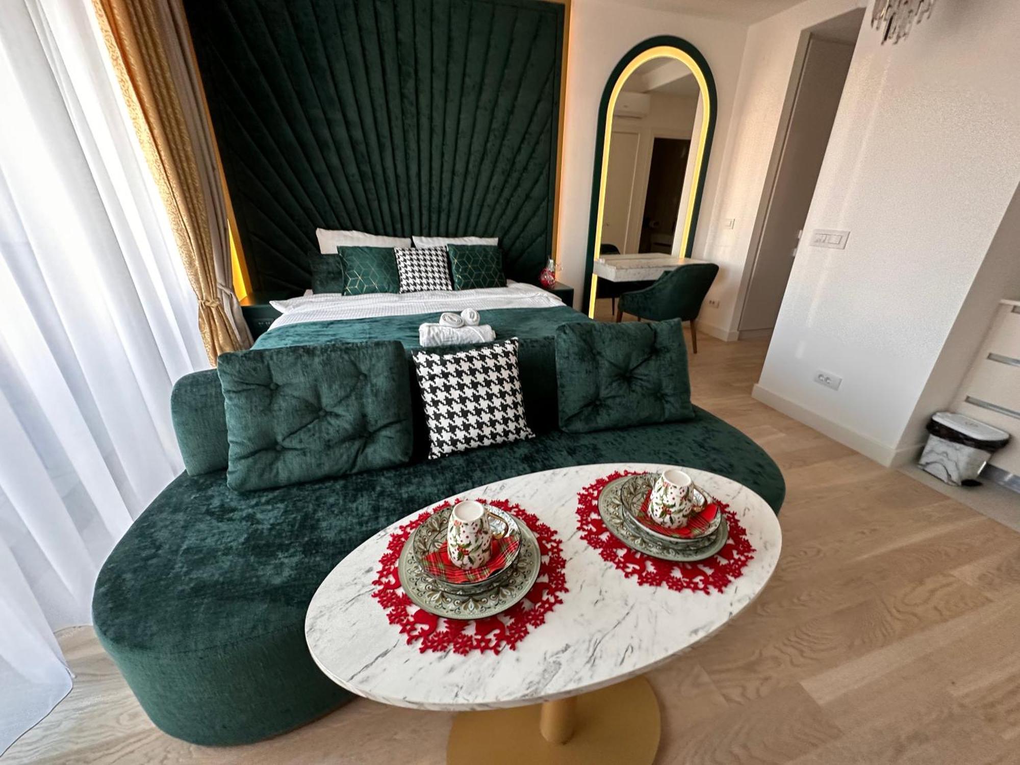 Beldorado - Waterfront Luxury Amber Apartment *