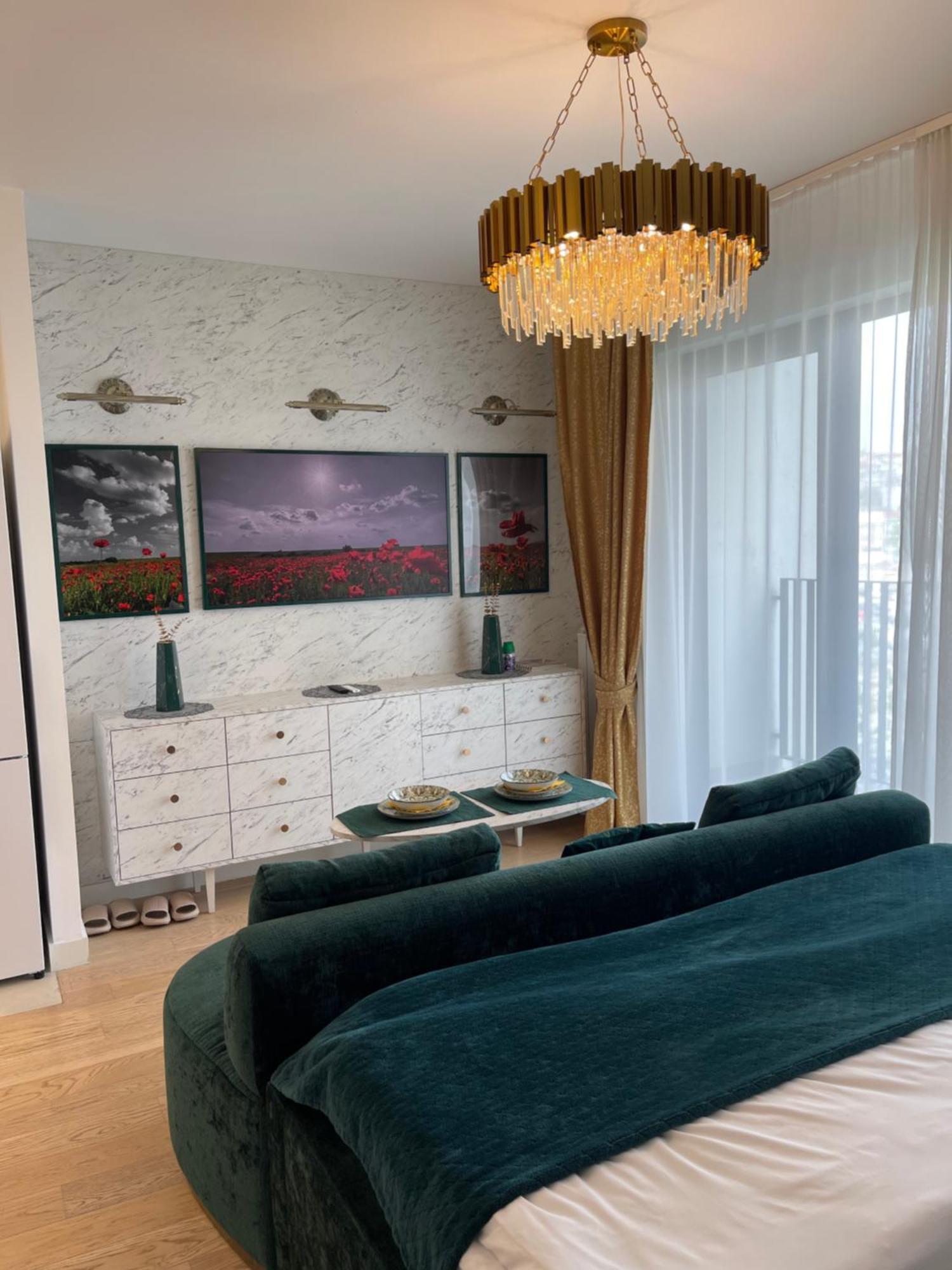 Beldorado - Waterfront Luxury Amber