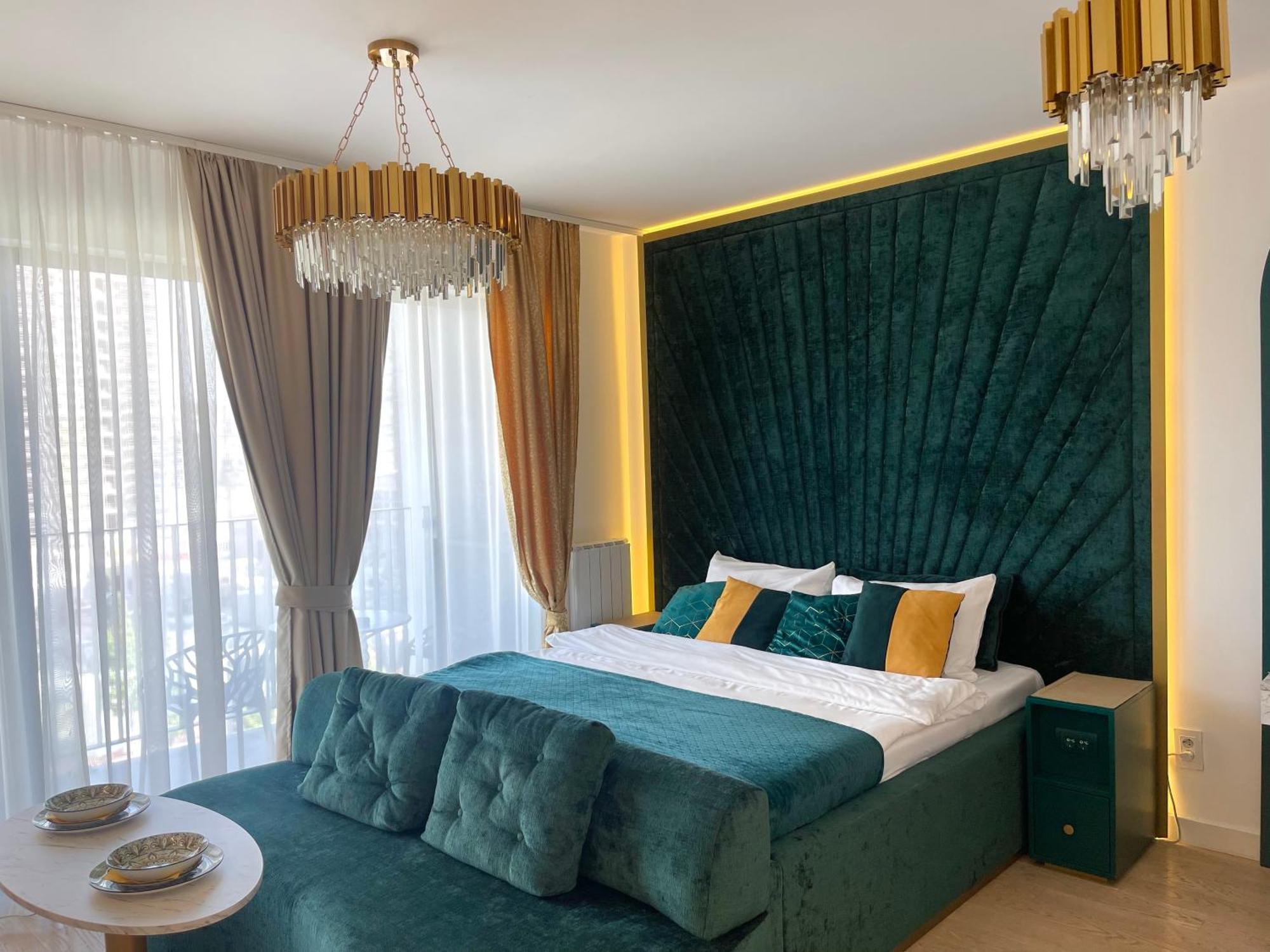 Beldorado - Waterfront Luxury Amber